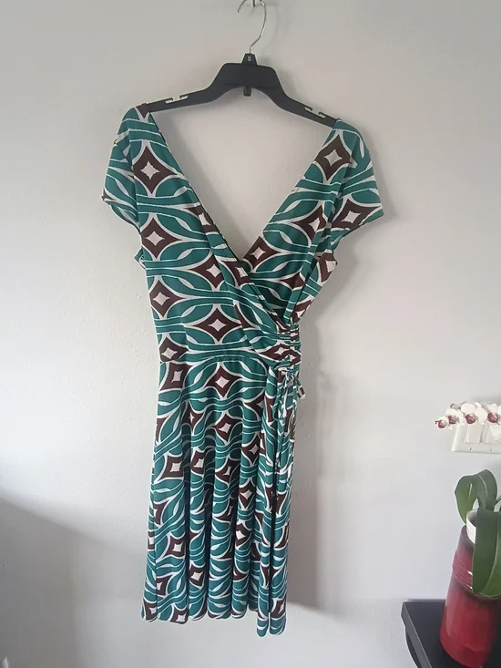 GBY Wrap Dress Size 14 Green Brown Geometric Stretch Faux Wrap USA Made - Picture 7 of 11